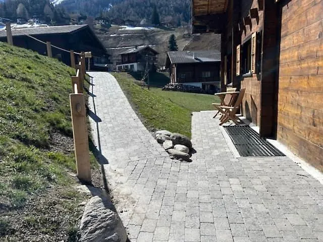 Swiss - Upstairs Chalet *