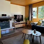 Swiss - Upstairs شاليه