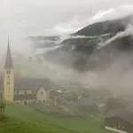 Swiss - Upstairs شاليه
