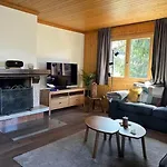 Swiss - Upstairs شاليه