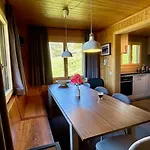 Swiss - Upstairs شاليه